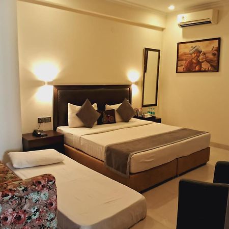 Anand Bhawan Hotell New Delhi Exteriör bild