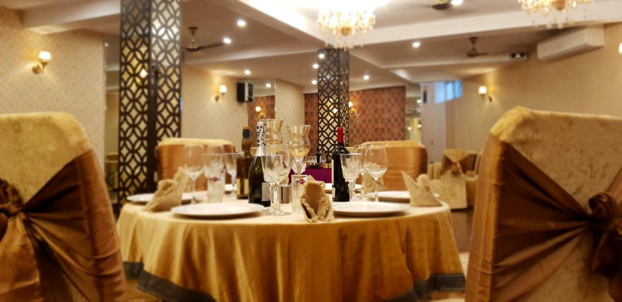Anand Bhawan Hotell New Delhi Exteriör bild